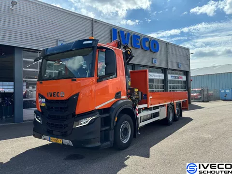 Iveco S-WAY AD280X36YPS 6x2 Fassi crane