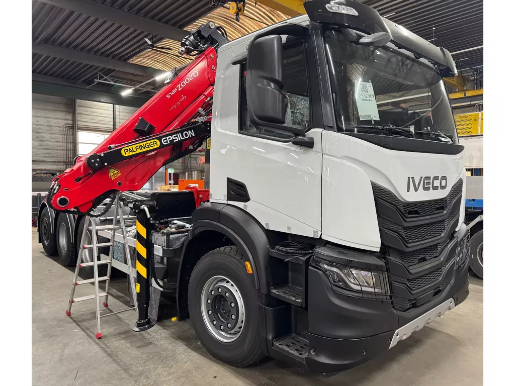 Iveco X-WAY 460 8X4 TRIPLE
