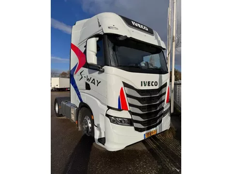 Iveco S-WAY 490