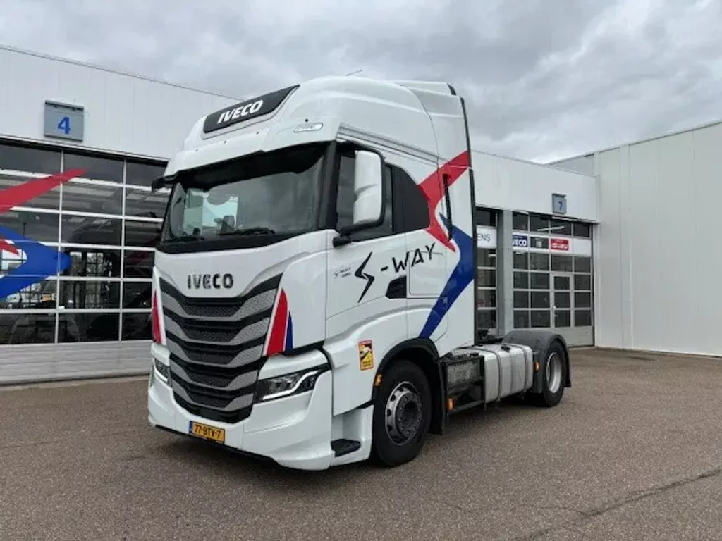 Iveco S-WAY 490