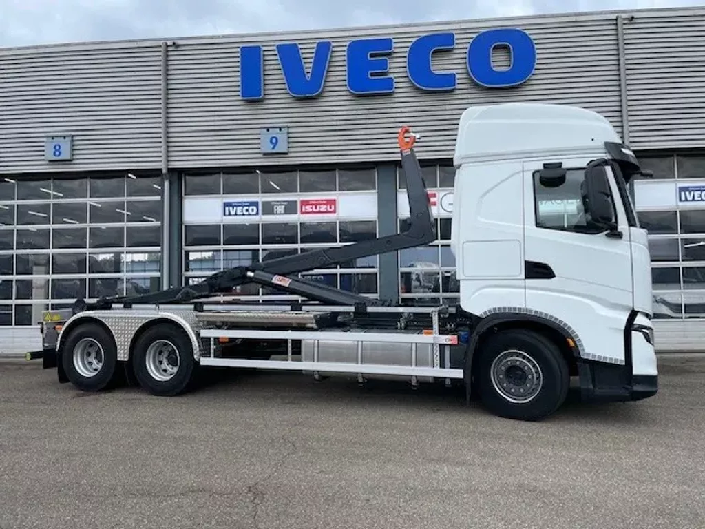 Iveco X-WAY 570 6x2 hooklift 30 ton