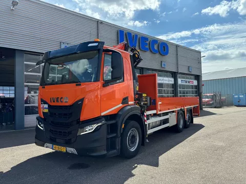 Iveco S-WAY AD280X36YPS 6x2 Fassi crane