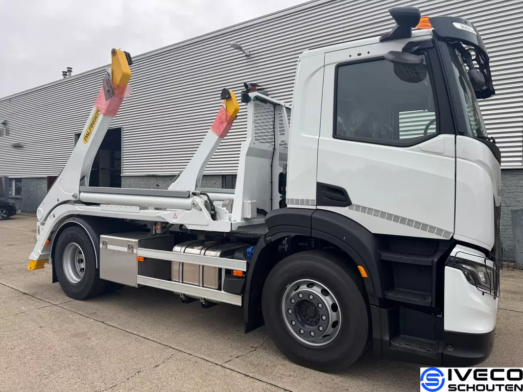 Iveco X-Way AD280X42FP